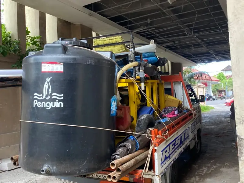 Angkut tandon air pakai pick up Galaxy Pickup Bali